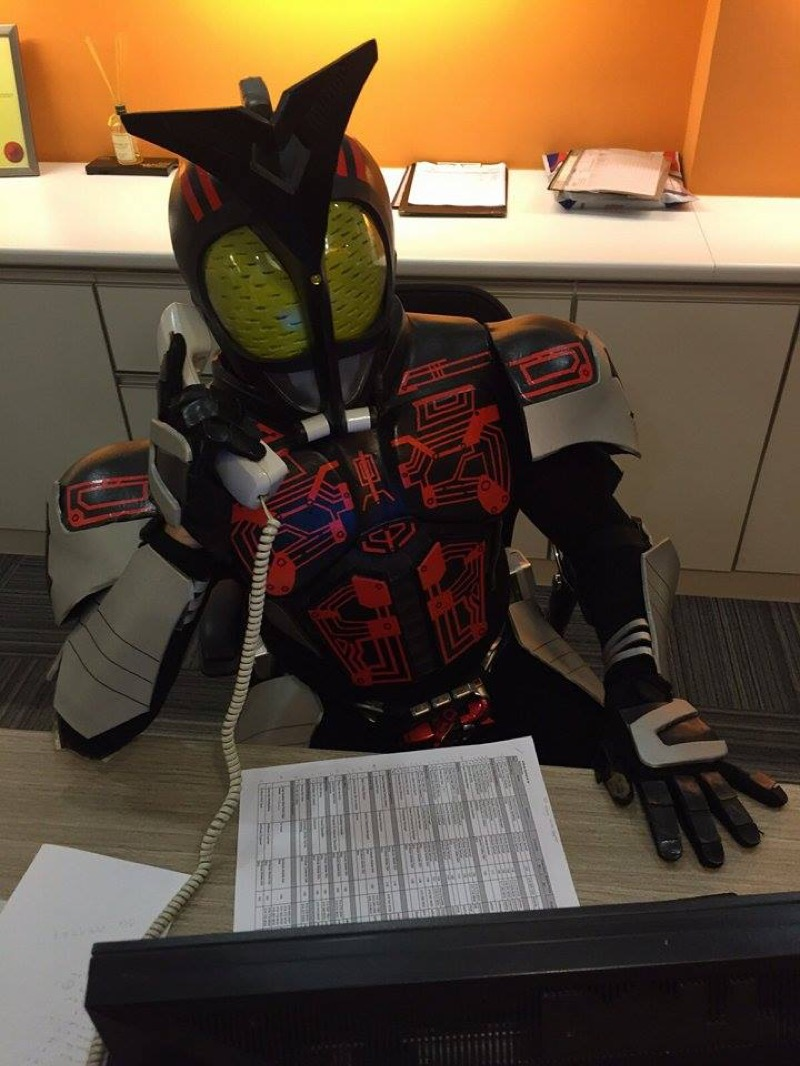 Illustration for article titled Cosplay Makes Your Last Day of Work Better